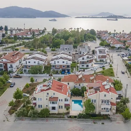 Βίλα Sahile Yakin Havuzlu 6+2 Kisilik *