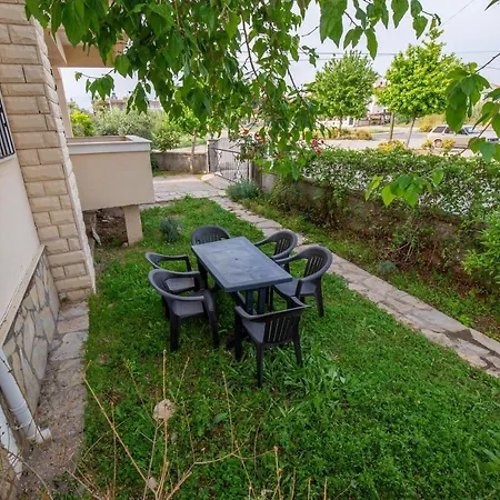 Sahile Yakin Havuzlu 6+2 Kisilik 빌라 *